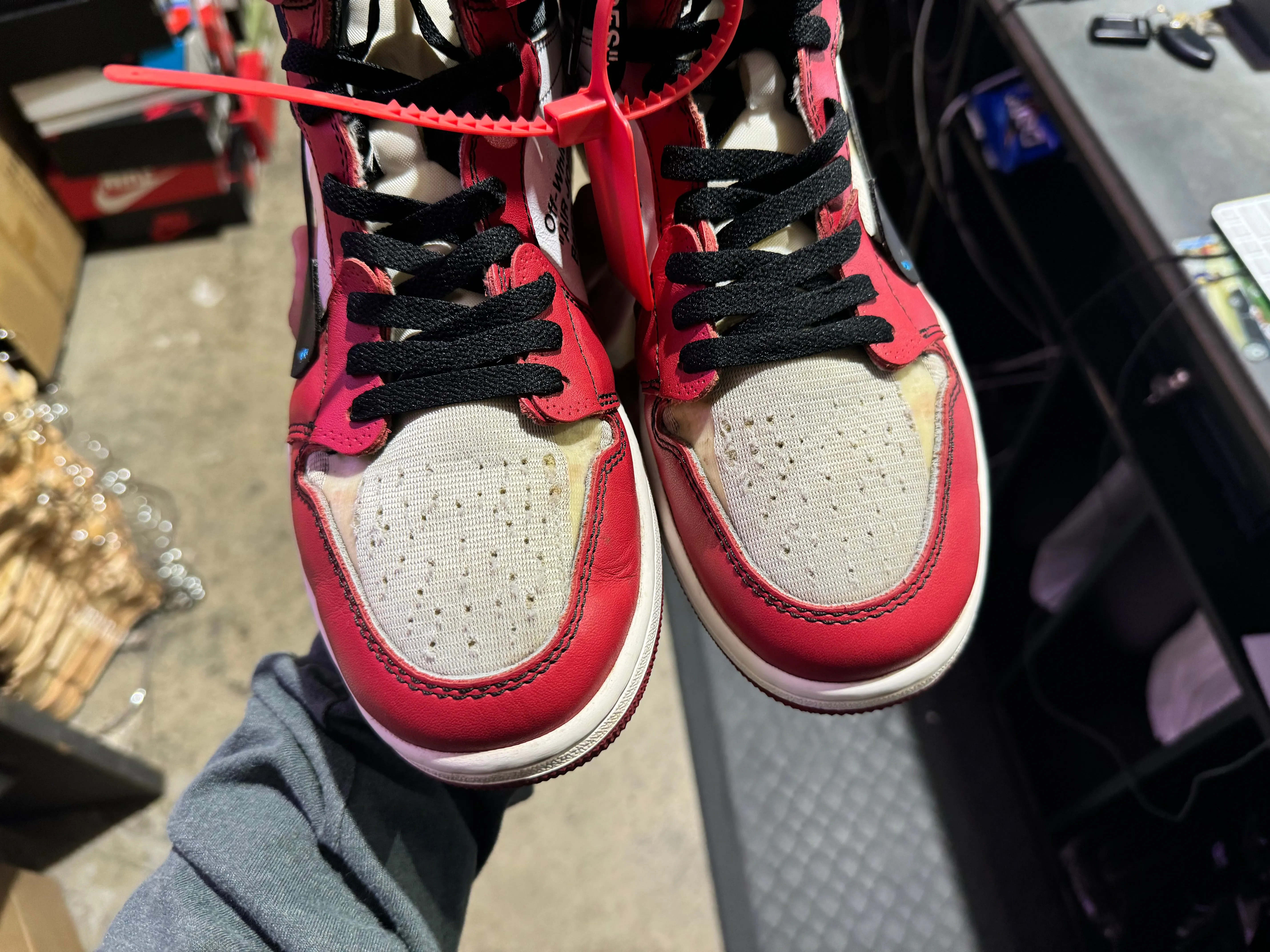 Air Jordan 1 x Off White - Chicago Size 8.5