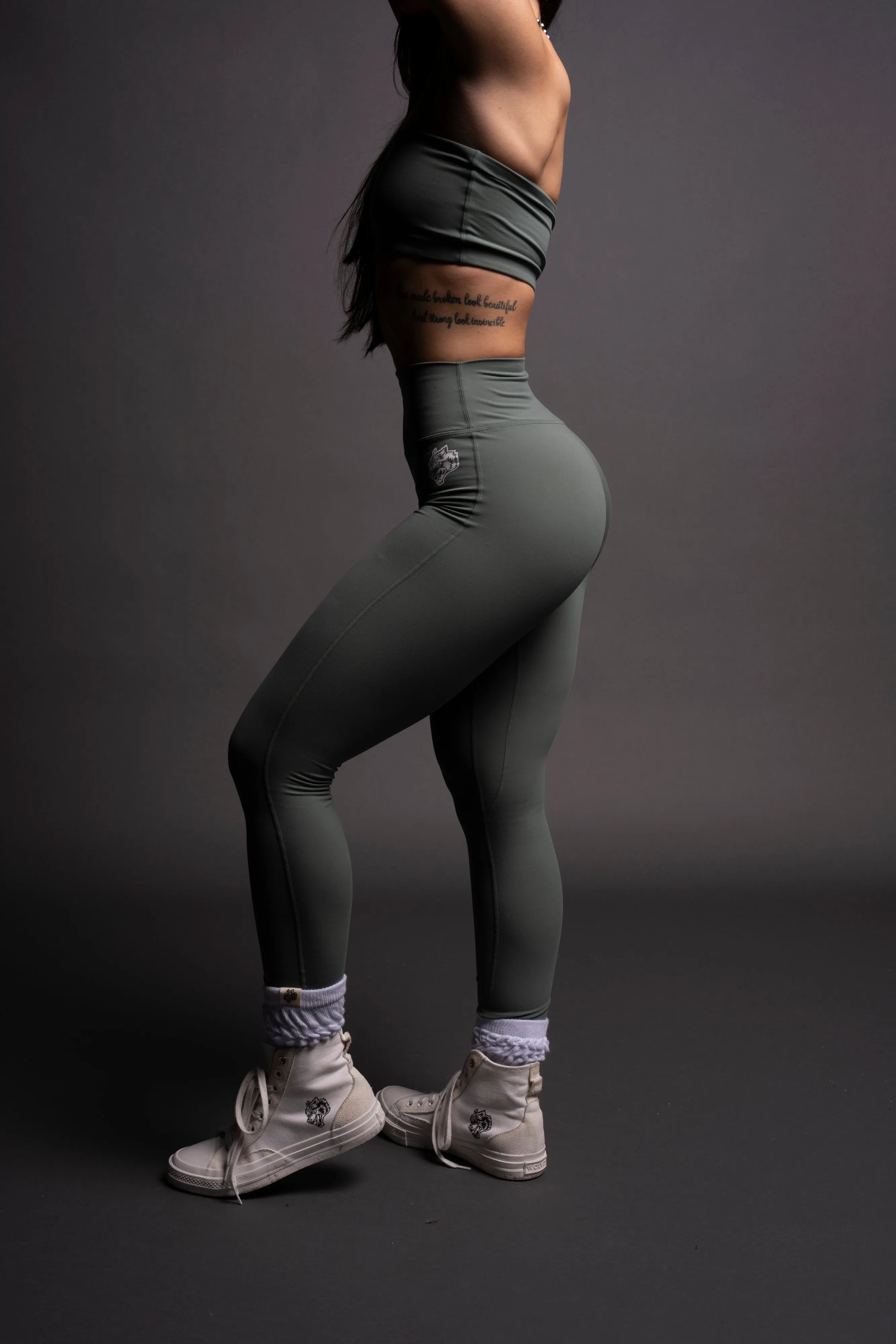 Dual Wolf "Beau" Leggings in Hunter Green