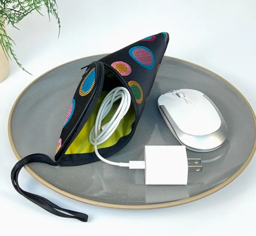 SU-20 - Polka Dot Brocade Spiral Purse
