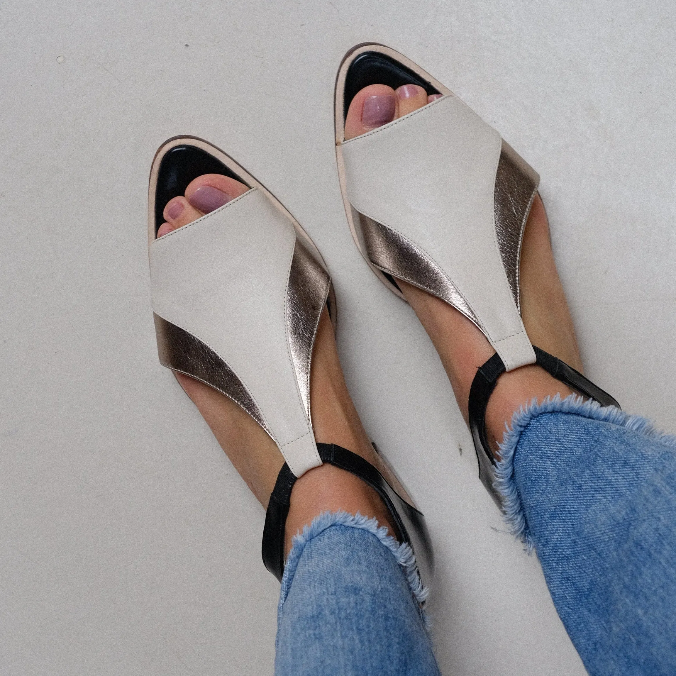 Teca Silver and Off-white Sandals